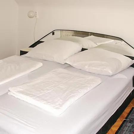 Holiday home Beautiful In W/ 2 Bedrooms *