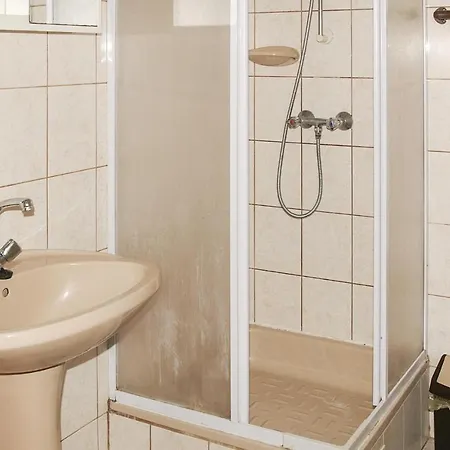 Beautiful In W/ 2 Bedrooms Holiday home