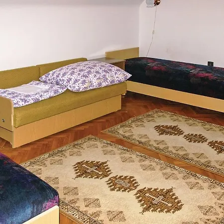 Beautiful In W/ 2 Bedrooms Holiday home